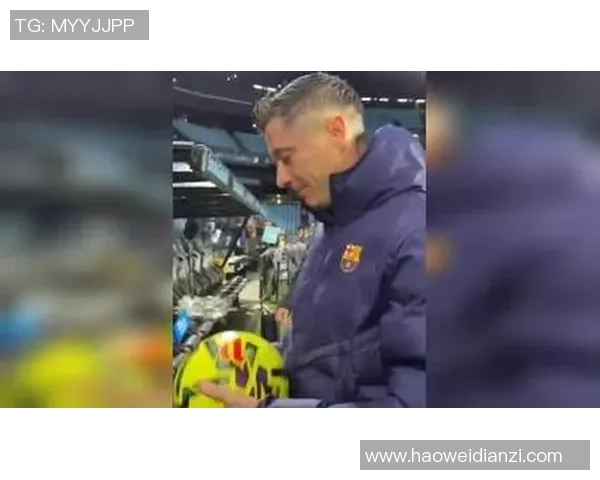 当红明星与足球巨星的浪漫邂逅究竟是谁引发了热议